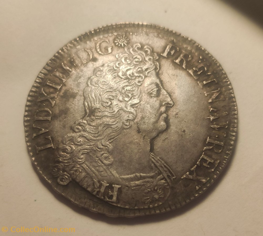 Ecu aux Insignes 1701 Caen TTB+ monnaies europe medievale france royales ecu aux insignes 1701 caen ttb