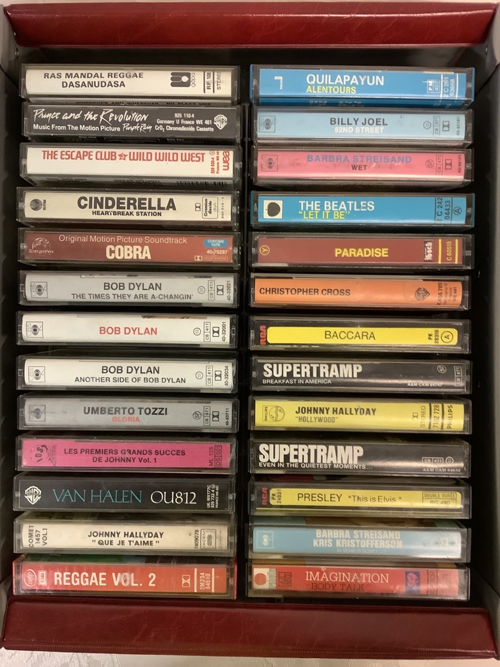 Lot de 83 cassettes audio Rock, Pop, Reggae avec 3 valises de transport en parfait état 4 monnaies lot de 83 cassettes audio rock pop reggae avec 3 valises de transport en parfait etat