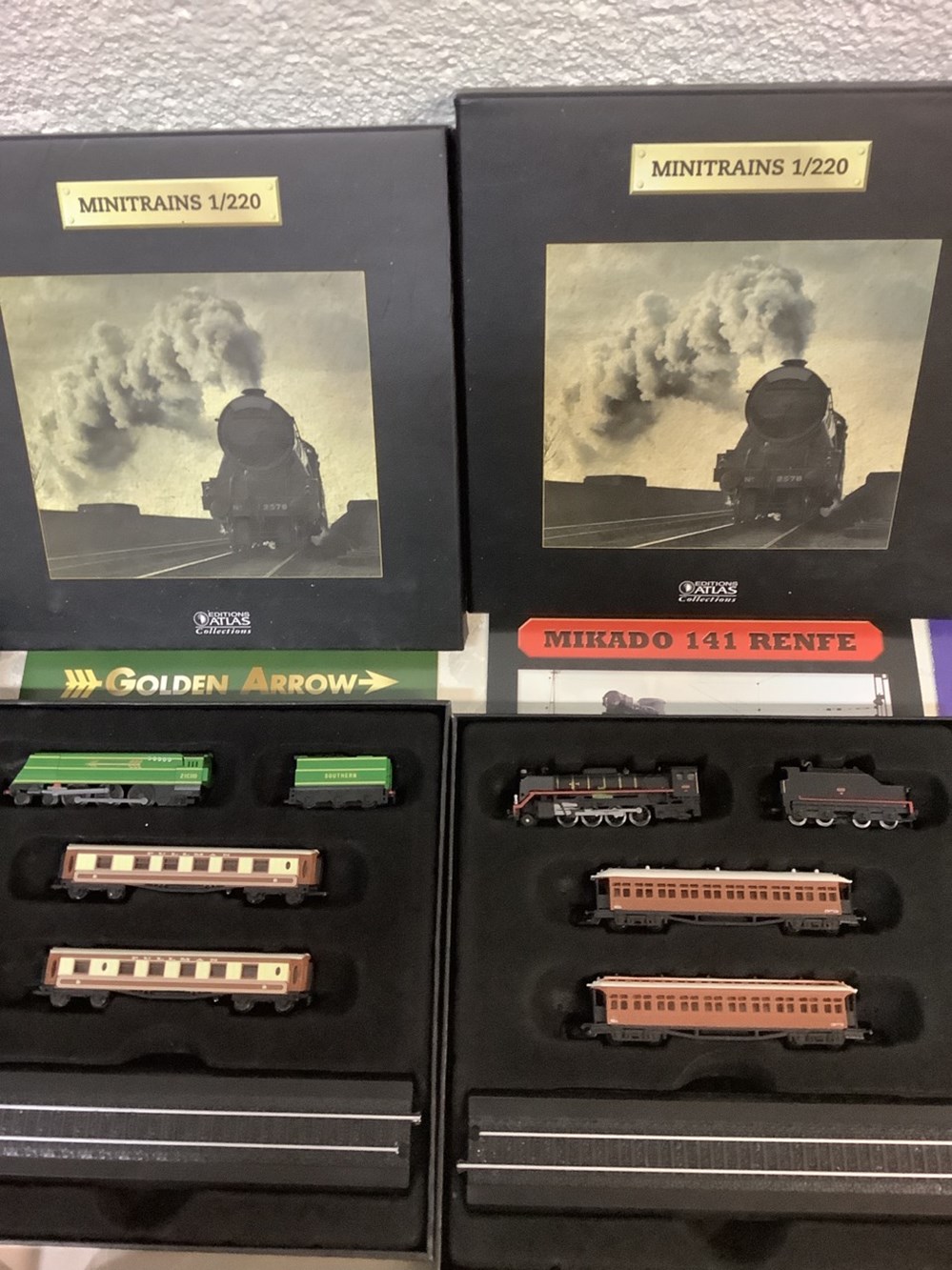 Lot de 4 mini trains collection Atlas avec coffrets et livrets, état neuf 2 monnaies lot de 4 mini trains collection atlas avec coffrets et livrets etat neuf
