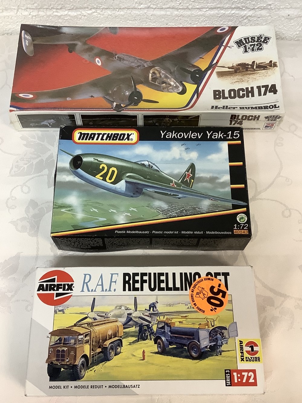 monnaies ensemble de 5 maquettes aviation militaire a construire de marque airfix heller humbrol matchbox et hasegawa avec leur notice