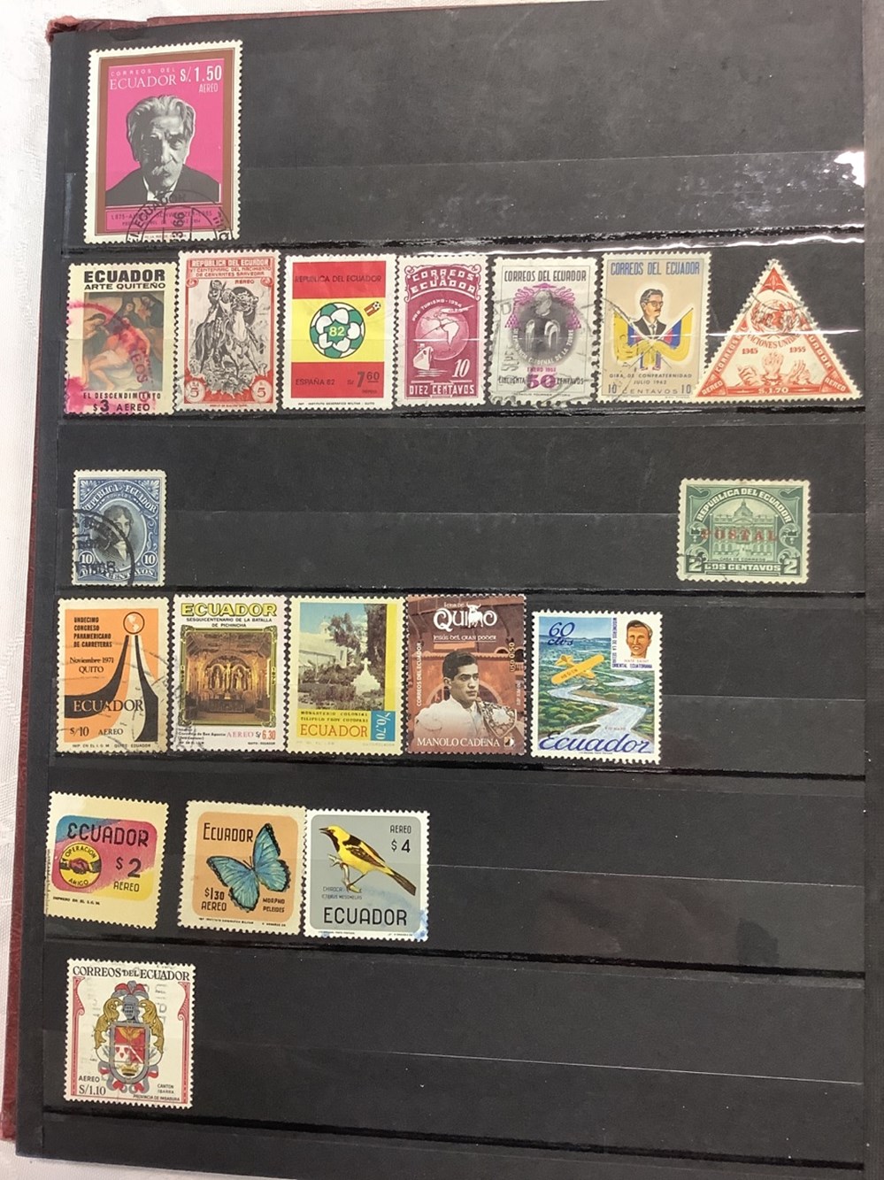 4 albums de timbres, principalement Amériques, pour la plupart, oblitérés, 10 monnaies 4 albums de timbres principalement ameriques pour la plupart obliteres