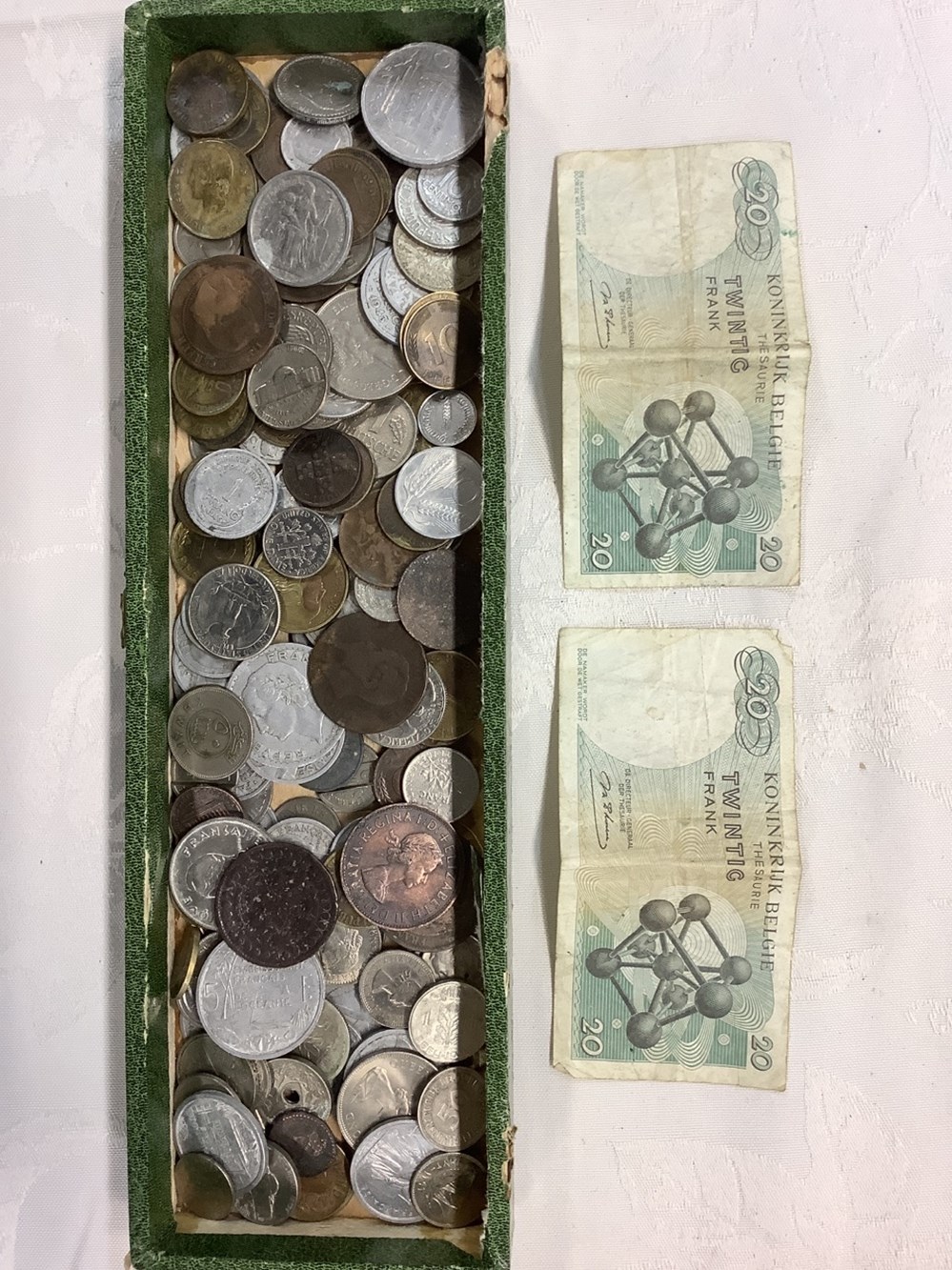 Lot de pièces de monnaie et 2 billets de 20 frs belge monnaies lot de pieces de monnaie et 2 billets de 20 frs belge