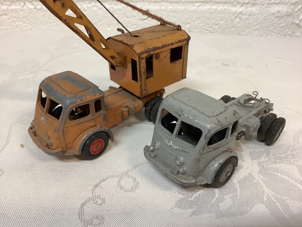 monnaies 2 camions dinky toy 2 boites vides dinky et 2 camion cij