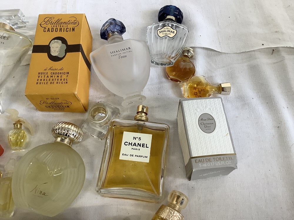 Lots de parfums divers 5 monnaies lots de parfums divers