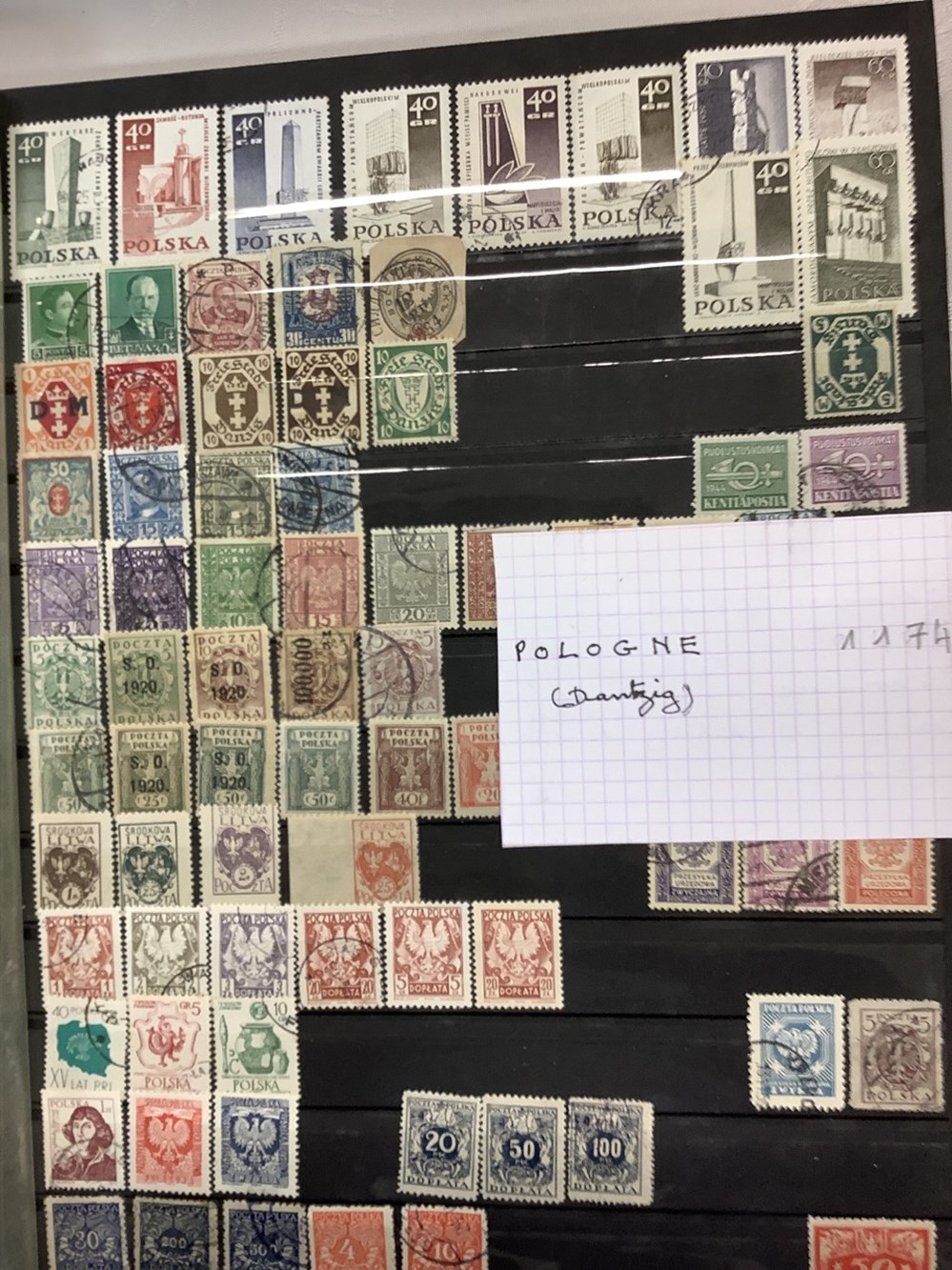 Collection de 8 classeurs de timbres, principalement Europe de l’Est, des milliers de timbres 5 monnaies collection de 8 classeurs de timbres principalement europe de l est des milliers de timbres