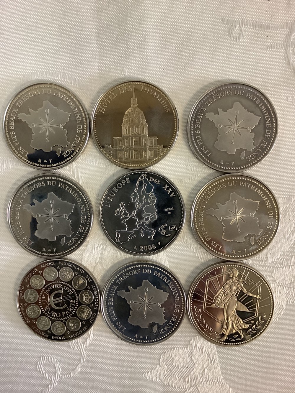 Lot de 19 médailles commémoratives les trésors du patrimoine 4 monnaies lot de 19 medailles commemoratives les tresors du patrimoine