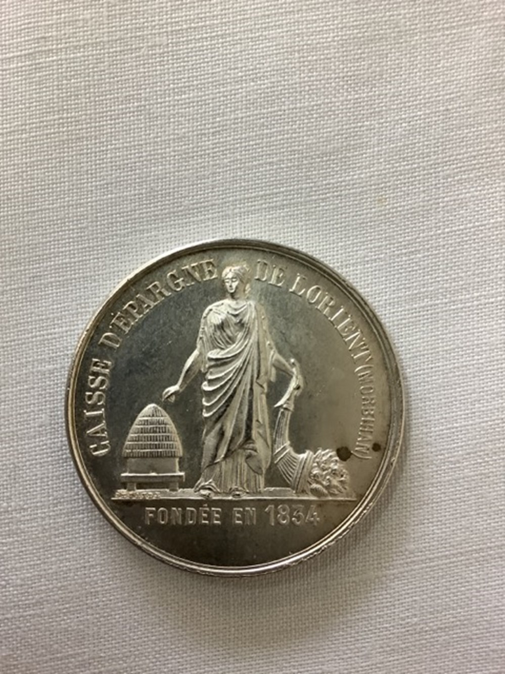 Ensemble de 14 jetons de présence bretons caisse d épargne de Lorient en argent, poid total 216 gr. 4 monnaies ensemble de 14 jetons de presence bretons caisse d epargne de lorient en argent poid total 216 gr