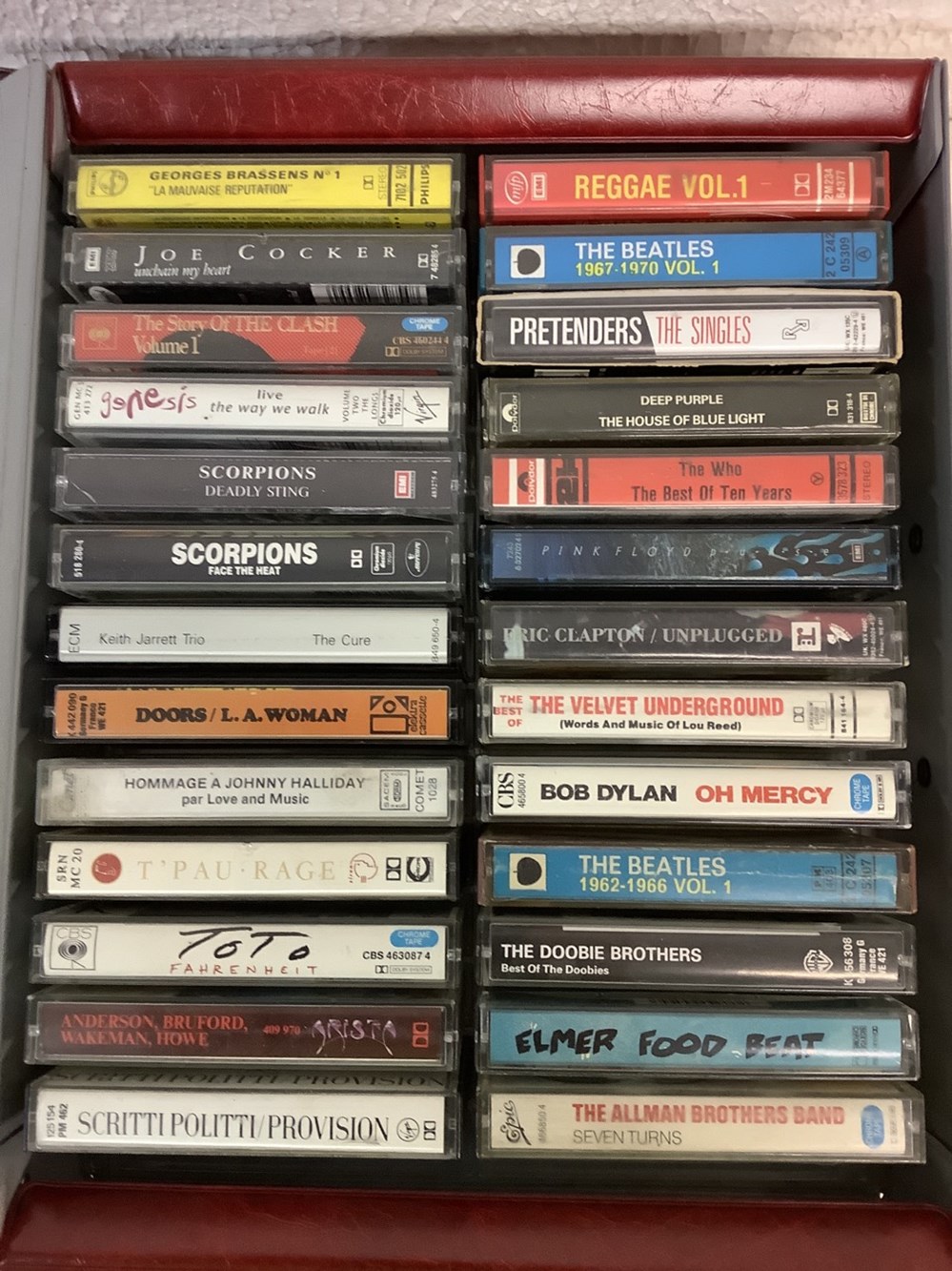 Lot de 83 cassettes audio Rock, Pop, Reggae avec 3 valises de transport en parfait état 3 monnaies lot de 83 cassettes audio rock pop reggae avec 3 valises de transport en parfait etat