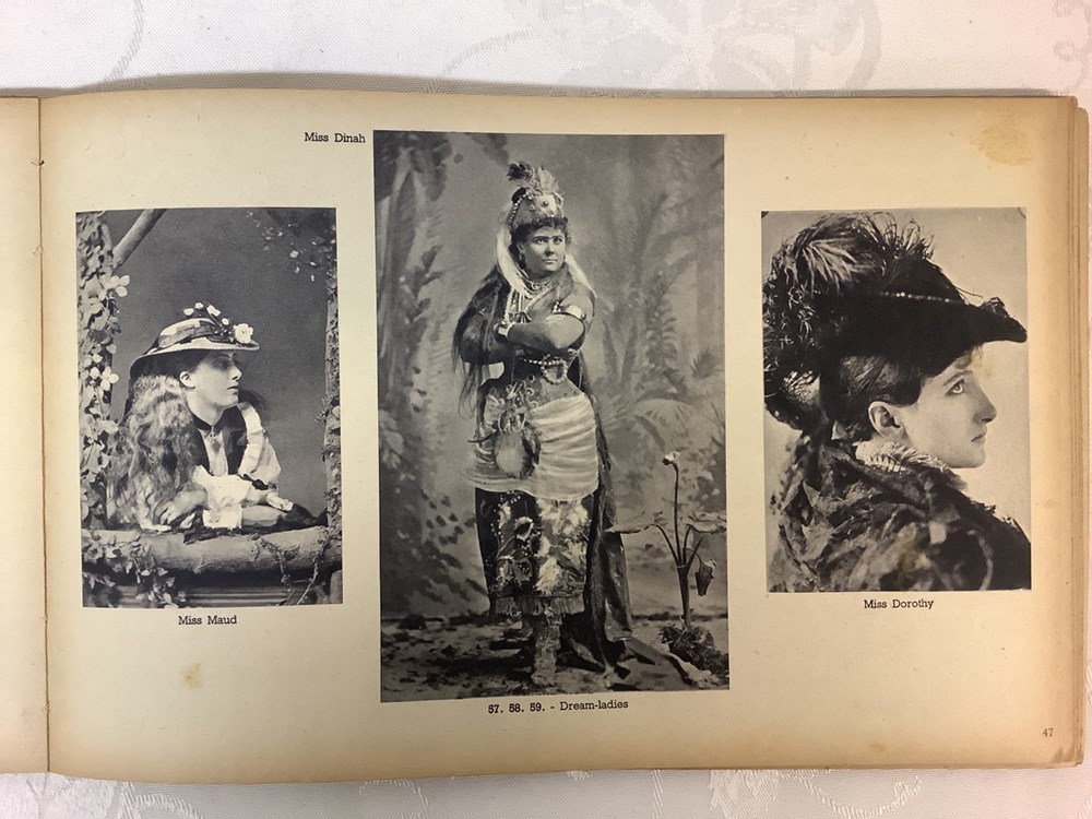 monnaies 2 albums de photographies dans l intimite de personnages illustres et 1 livre petit musee de la curiosite photographique presente par louis cheronnet