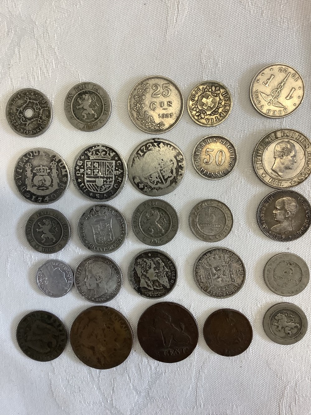 Lot de pièces dont plusieurs en argent, anciennes, 1723, 1740, 1862, 2 monnaies lot de pieces dont plusieurs en argent anciennes 1723 1740 1862