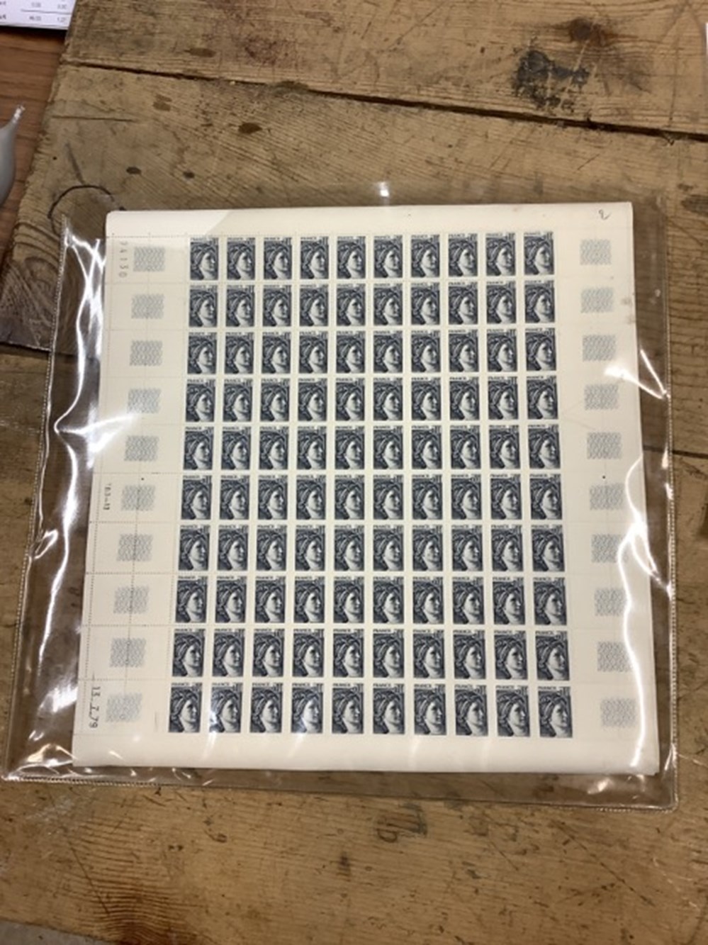 Lot de timbres à 0,01 cms, 20 planches monnaies lot de timbres a 0 01 cms 20 planches