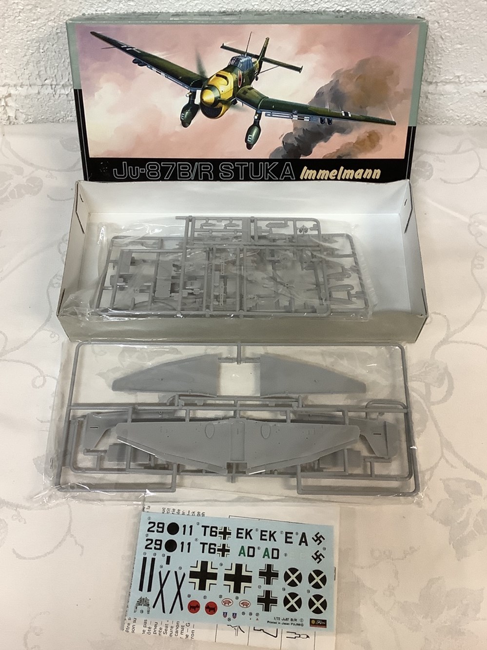 monnaies ensemble de 5 maquettes aviation militaire a construire de heller et fujimi avec leur notice sauf fujimi
