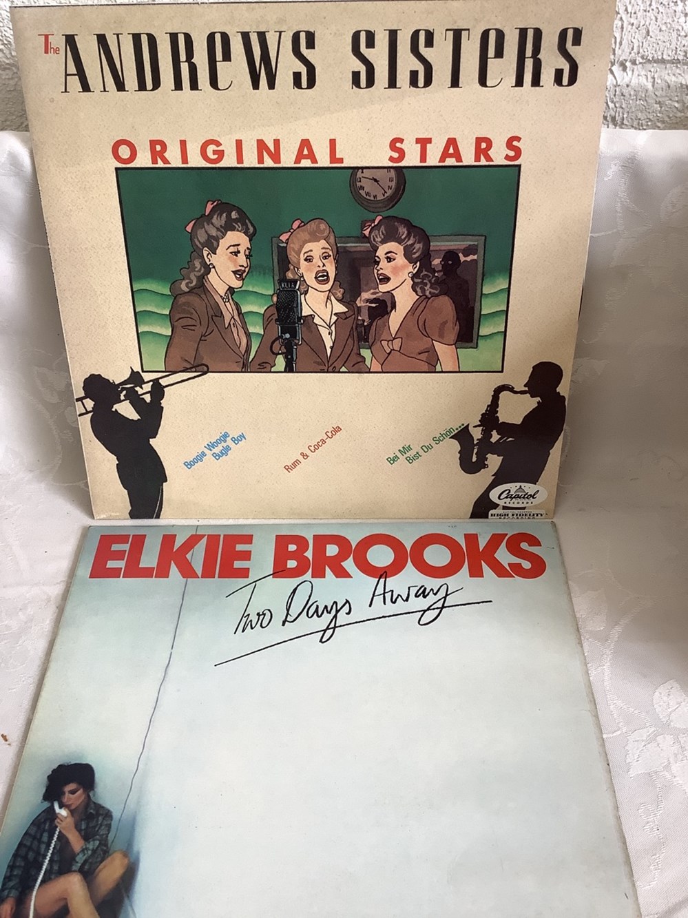 Lot de 18 vinyles 33 T, chanteuses pop et folk dont TWIGGY, POINTER SISTERS, PAT BENATAR, BLONDIE, BARBRA STREISAND, DIANA ROSS, DONNA SUMMER et JOAN ARMATRADING etc 6 monnaies lot de 18 vinyles 33 t chanteuses pop et folk dont twiggy pointer sisters pat benatar blondie barbra streisand diana ross donna summer et joan armatrading etc