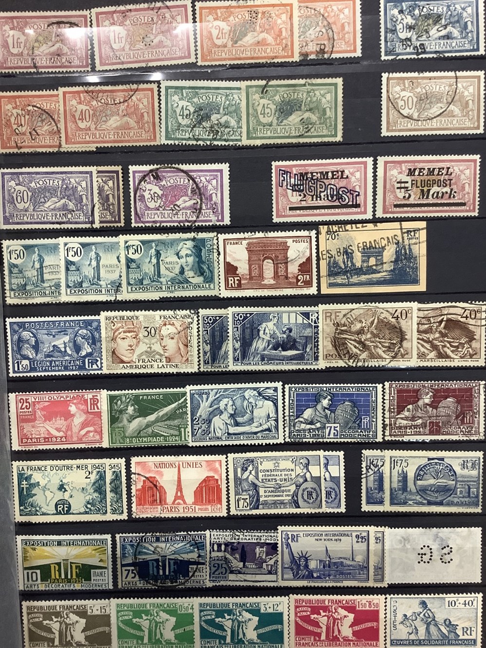 9 albums de timbres France, principalement oblitérés, quelques neufs, + colonies + Occupation française en Allemagne. 8 monnaies 9 albums de timbres france principalement obliteres quelques neufs colonies occupation francaise en allemagne