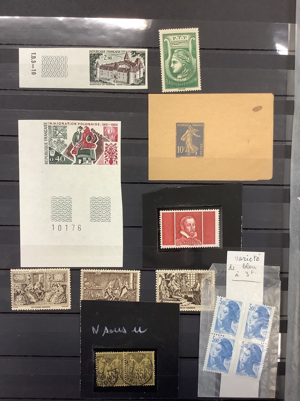 monnaies 2 albums de timbres neuf et obliteres france dont poste aerienne liberation chemin de fer franchise postale etc