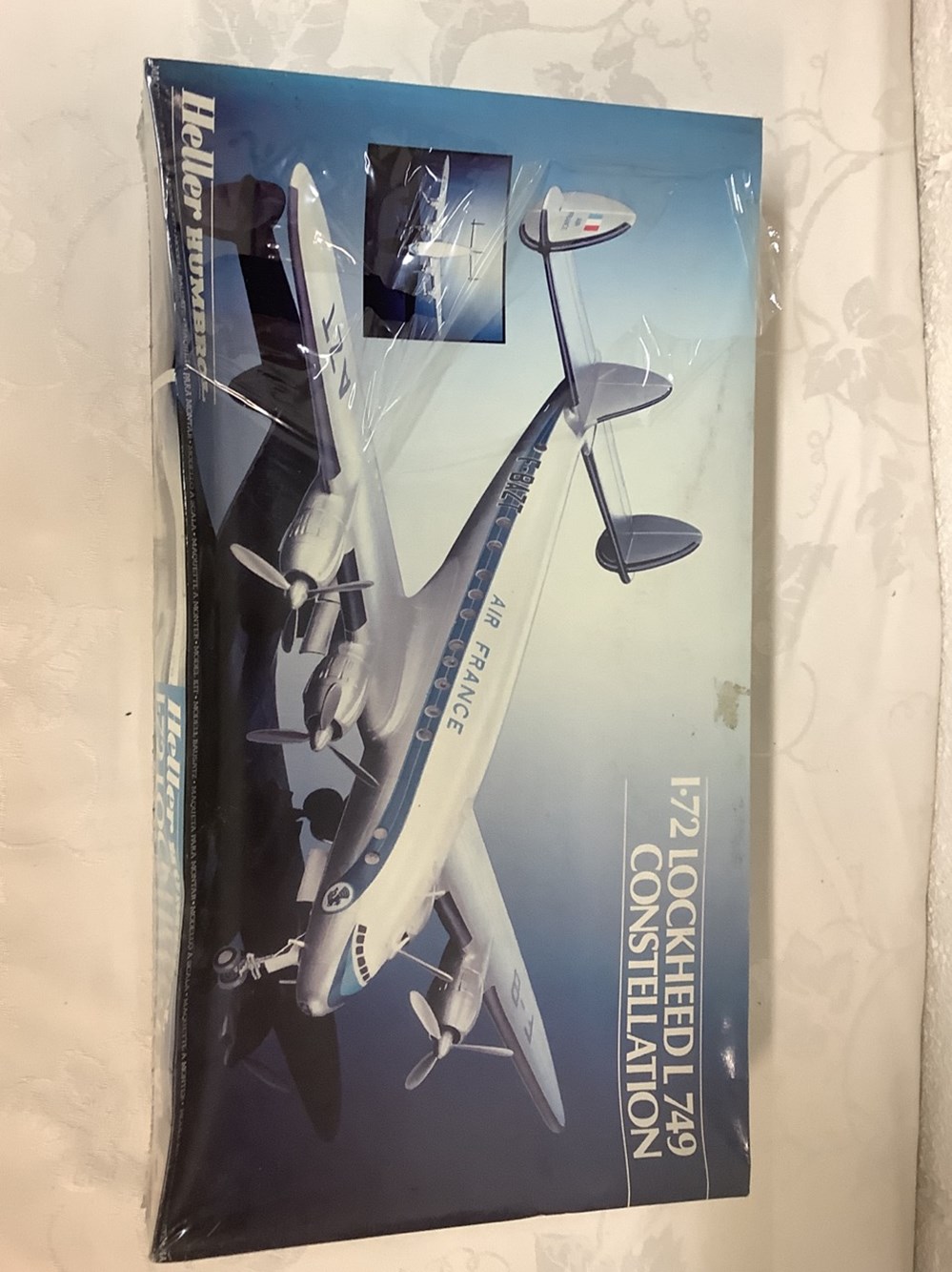 2 maquettes Heller Humbrol d’avions Air France, Airbus A300 B2 et Lockheed L749 Constellation 2 monnaies 2 maquettes heller humbrol d avions air france airbus a300 b2 et lockheed l749 constellation
