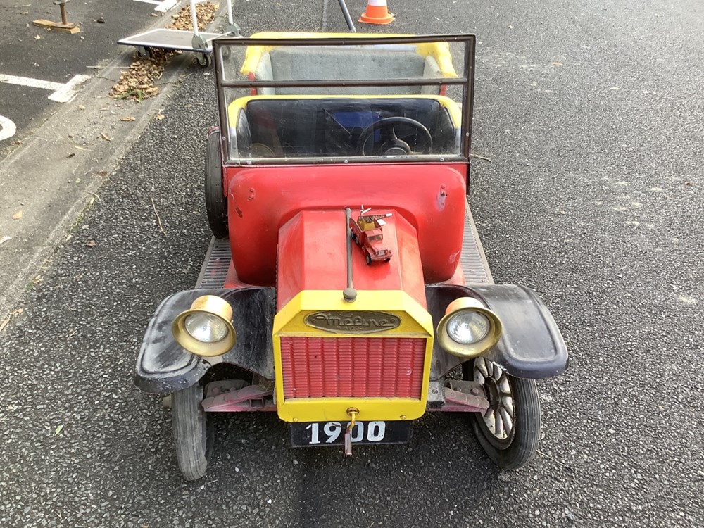 monnaies une voiture de manege meline l 84 x l 180 x h 88 prise de courant a l arriere