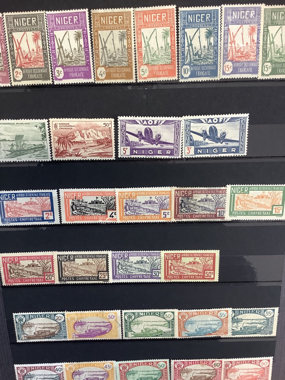 Lot de 7 classeurs de timbres divers pays, oblitérés et neufs, plusieurs milliers de timbres, 21 monnaies lot de 7 classeurs de timbres divers pays obliteres et neufs plusieurs milliers de timbres
