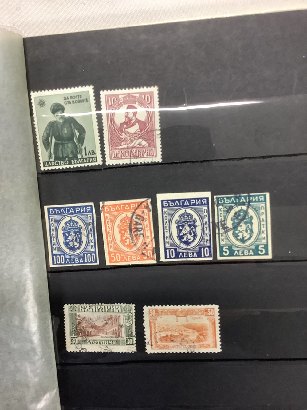 Collection de 8 classeurs de timbres, principalement Europe de l’Est, des milliers de timbres 9 monnaies collection de 8 classeurs de timbres principalement europe de l est des milliers de timbres