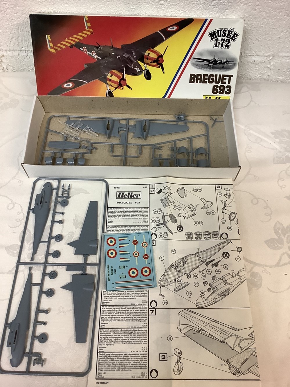 monnaies ensemble de 5 maquettes aviation militaire a construire de heller et fujimi avec leur notice sauf fujimi