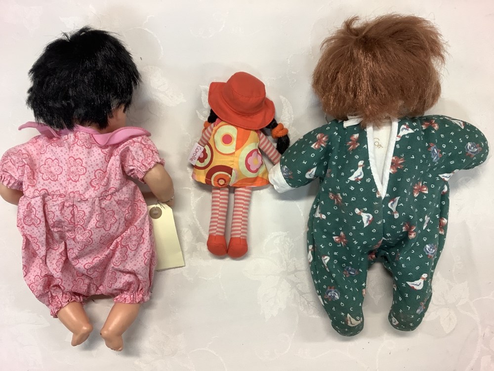 3 Poupées Corolle, 35, 33 et 20 cm monnaies 3 poupees corolle 35 33 et 20 cm