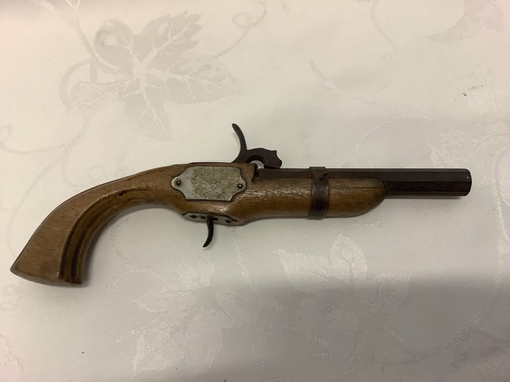 Petit pistolet à chien ancien 2 monnaies petit pistolet a chien ancien
