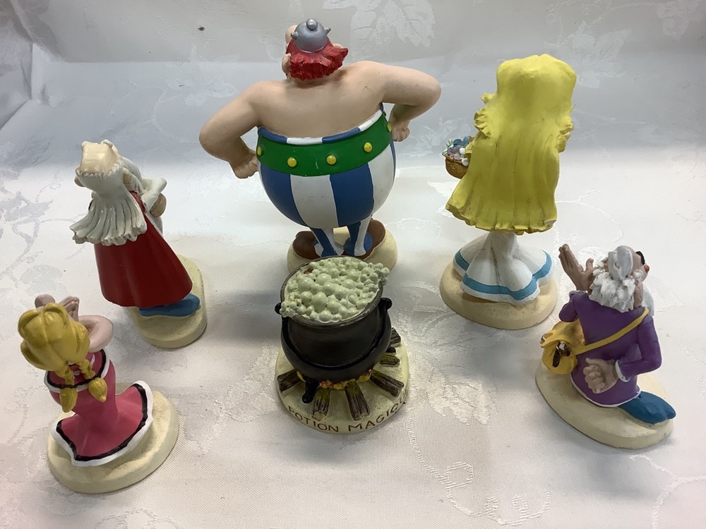 5 personnages de BD et potion magique, Plastoy, éditions Albert René Goscinny Uderzo, 2000 2 monnaies 5 personnages de bd et potion magique plastoy editions albert rene goscinny uderzo 2000