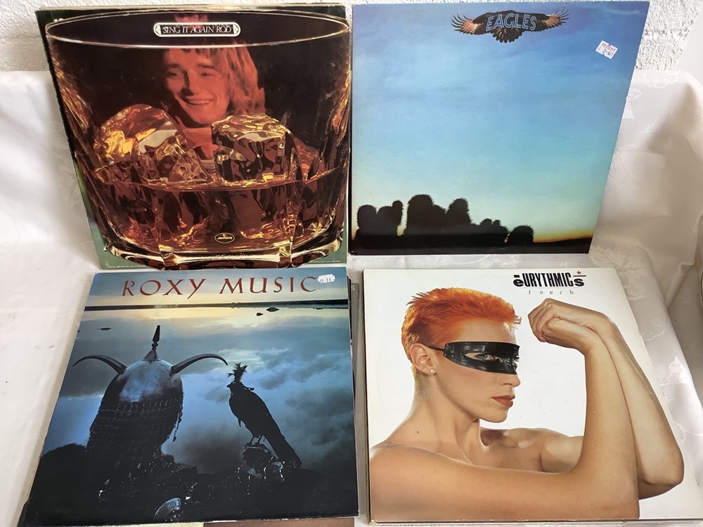Lot de 17 vinyles 33 T comprenant ROD STEWART, EAGLES, NEIL YOUNG, BRYAN FERRY, ROXY MUSIC, EURYTHMICS et ELTON JOHN 2 monnaies lot de 17 vinyles 33 t comprenant rod stewart eagles neil young bryan ferry roxy music eurythmics et elton john