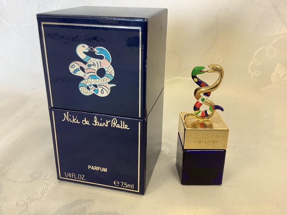 « Niki de Saint Phalle » parfum « first edition » 7,5ml flacon utilisé. Dans son coffret ouvert en bon état. 2 monnaies niki de saint phalle parfum first edition 7 5ml flacon utilise dans son coffret ouvert en bon etat
