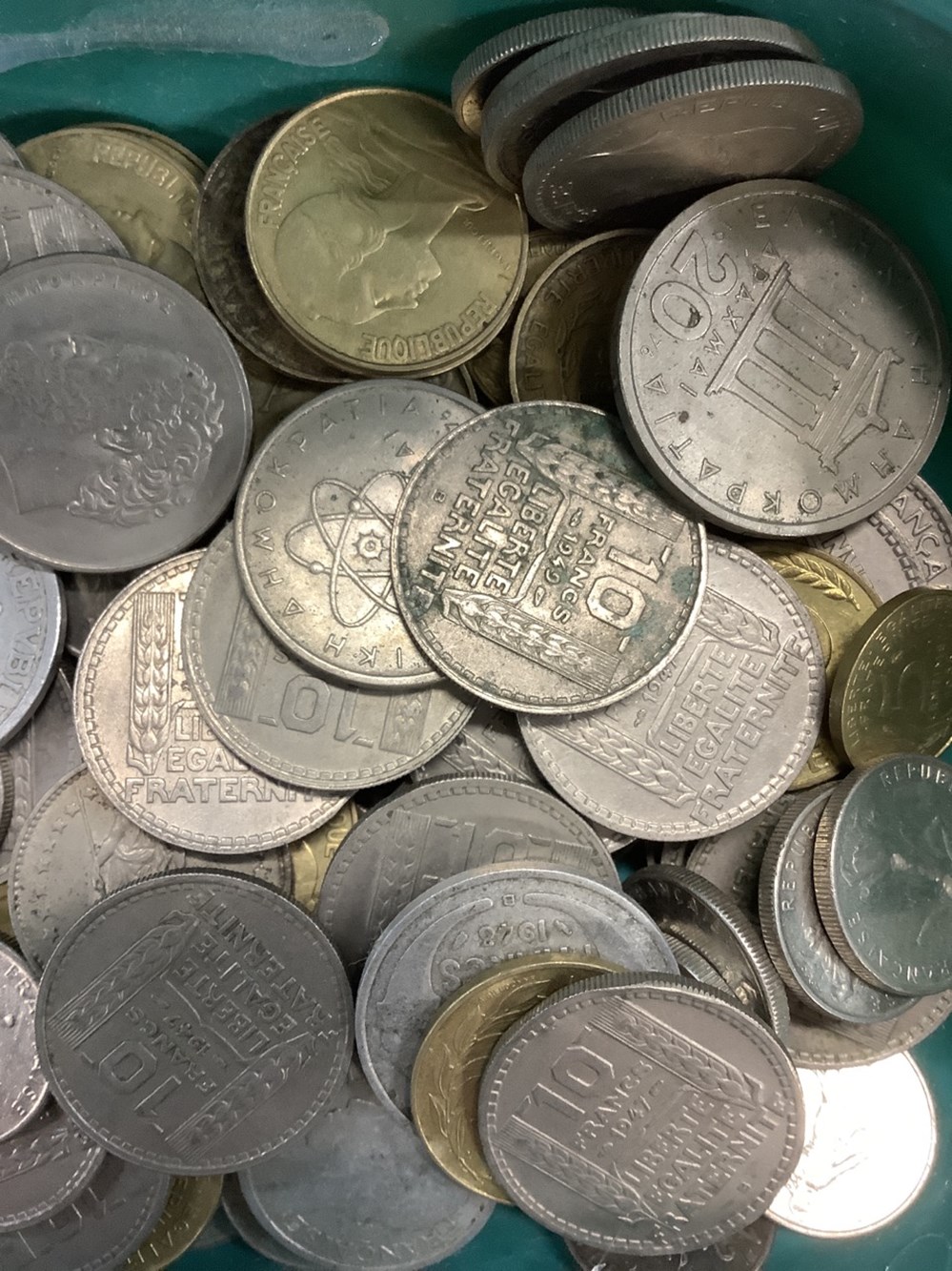 Lot de pièces anciennes françaises et étrangères 3 monnaies lot de pieces anciennes francaises et etrangeres