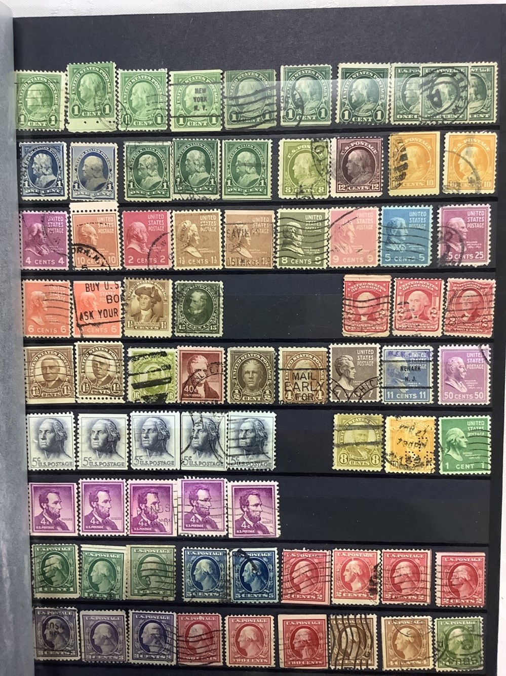 4 albums de timbres, principalement Amériques, pour la plupart, oblitérés, 2 monnaies 4 albums de timbres principalement ameriques pour la plupart obliteres