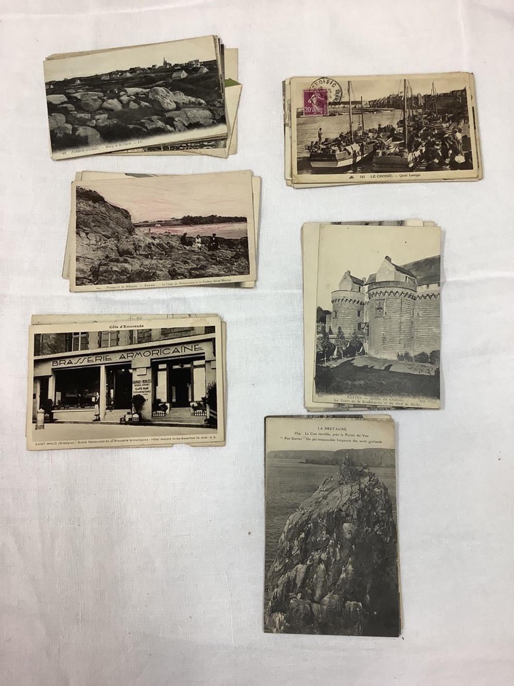 Lot de cartes postales anciennes (une centaine) sur la Bretagne, St Malo, Paramé, fougères, cancale… 2 monnaies lot de cartes postales anciennes une centaine sur la bretagne st malo parame fougeres cancale
