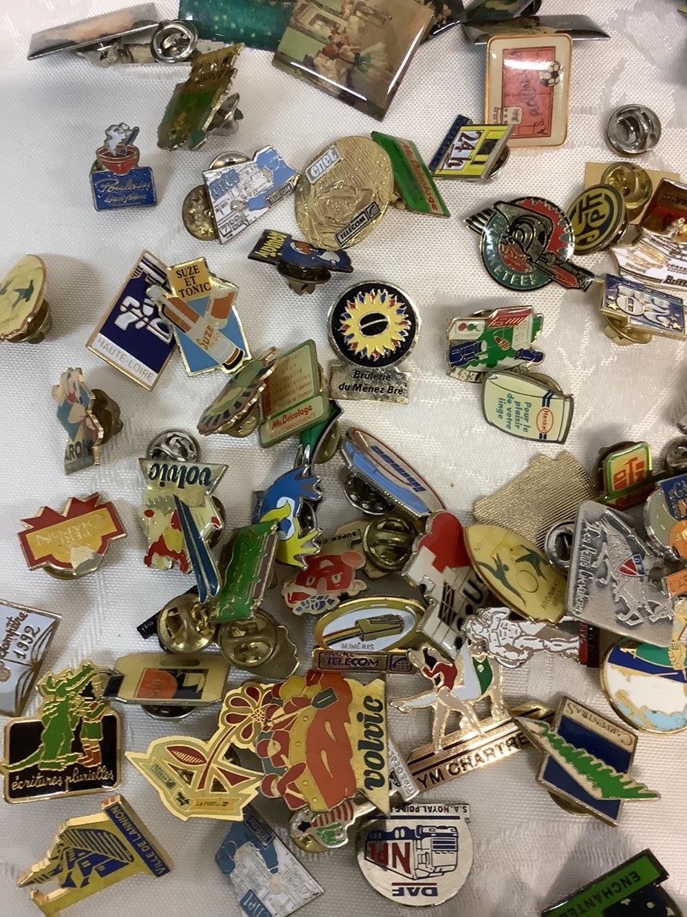 Lot de pin’s en vrac 2 monnaies lot de pin s en vrac