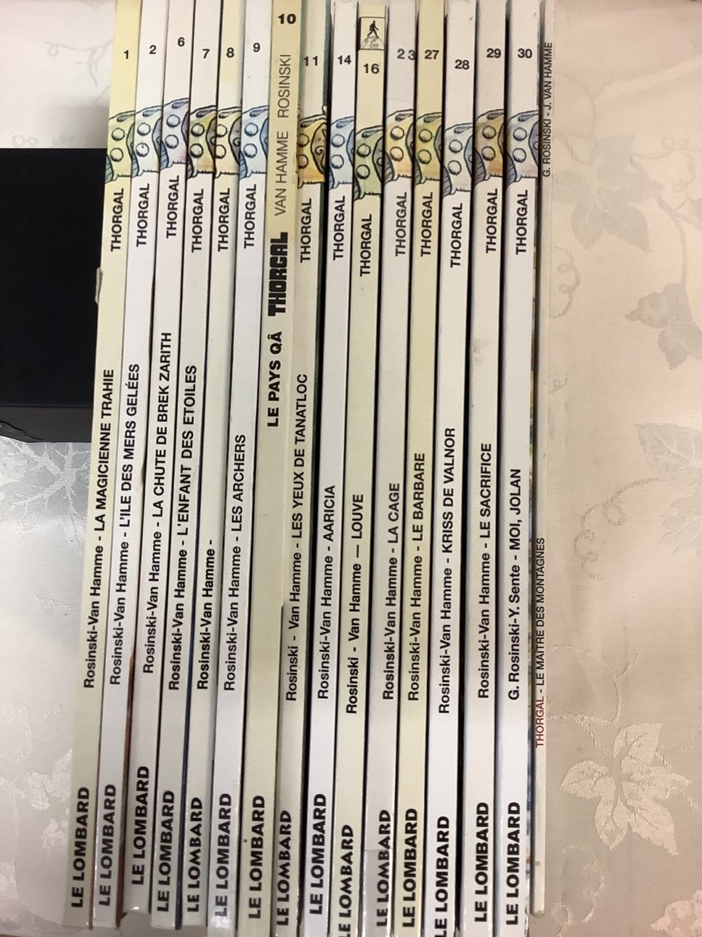 Lot de 16 BD THORGAL, dont 1 souple, ensemble propre, non crayonné et non déchiré monnaies lot de 16 bd thorgal dont 1 souple ensemble propre non crayonne et non dechire