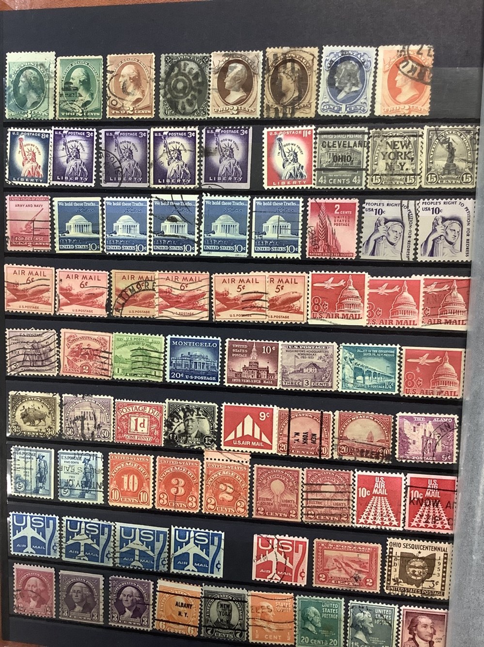 4 albums de timbres, principalement Amériques, pour la plupart, oblitérés, 3 monnaies 4 albums de timbres principalement ameriques pour la plupart obliteres