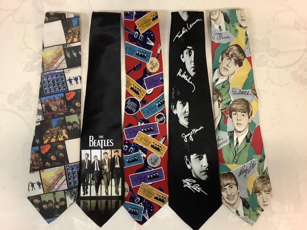 Lot de 10 cravates de collection The Beatles 2 monnaies lot de 10 cravates de collection the beatles