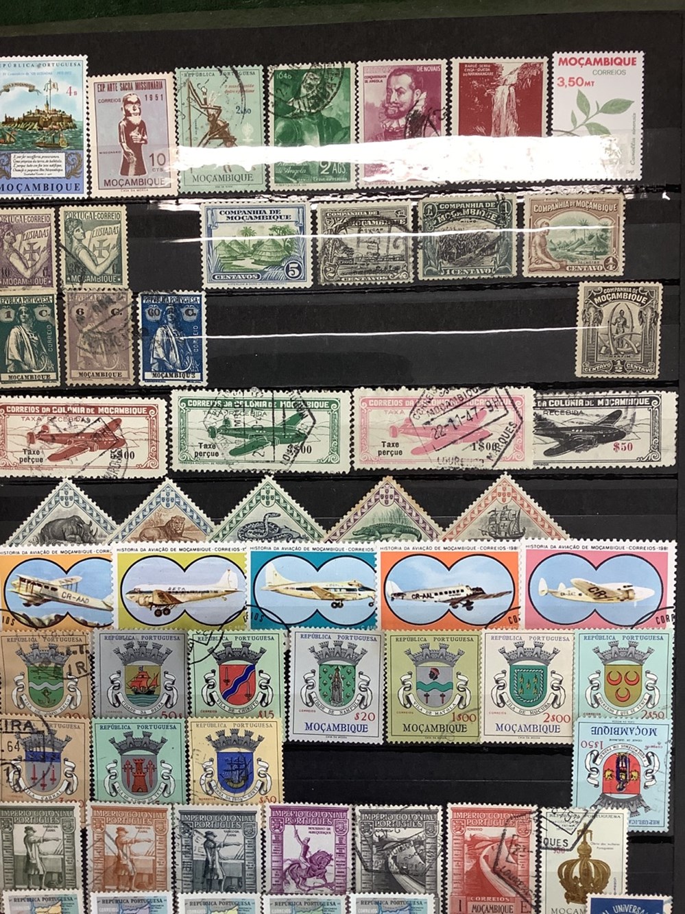 2 albums de timbres divers dont Vatican, Liban, Turquie, Syrie, Indochine etc 8 monnaies 2 albums de timbres divers dont vatican liban turquie syrie indochine etc