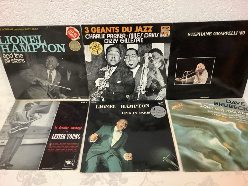Lot de 15 vinyles de jazz divers dont John Coltrane Transition, AS 9195, VG+/VG+. 2 monnaies lot de 15 vinyles de jazz divers dont john coltrane transition as 9195 vg vg