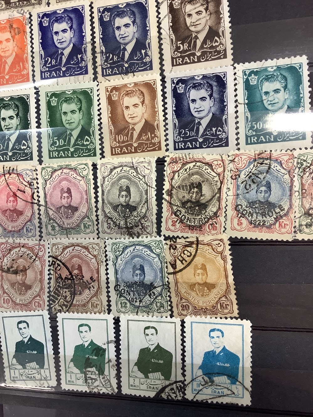 Lot de 7 classeurs de timbres divers pays, oblitérés et neufs, plusieurs milliers de timbres, 27 monnaies lot de 7 classeurs de timbres divers pays obliteres et neufs plusieurs milliers de timbres