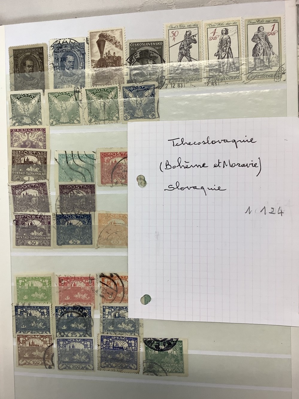Collection de 8 classeurs de timbres, principalement Europe de l’Est, des milliers de timbres 12 monnaies collection de 8 classeurs de timbres principalement europe de l est des milliers de timbres