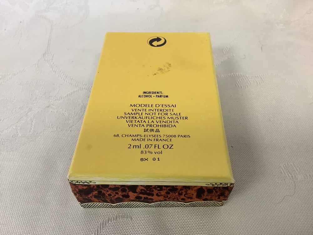 « Mitsouko » parfum de Guerlain flacon à l’état neuf 2ml. Dans sa boîte. Tâche au dos du coffret. 3 monnaies mitsouko parfum de guerlain flacon a l etat neuf 2ml dans sa boite tache au dos du coffret