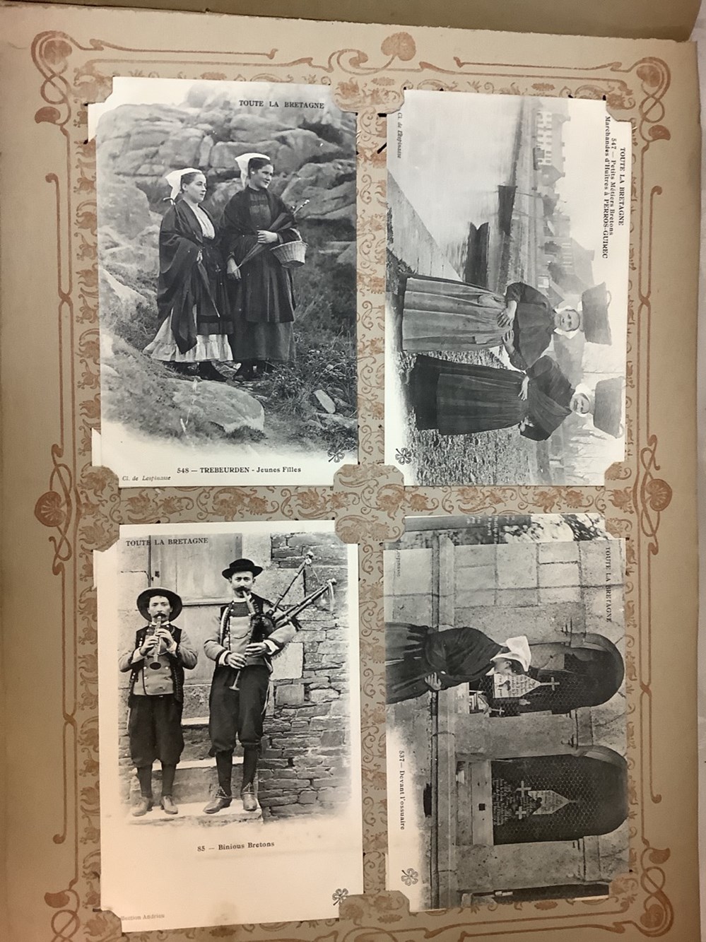 monnaies album de cartes postales
