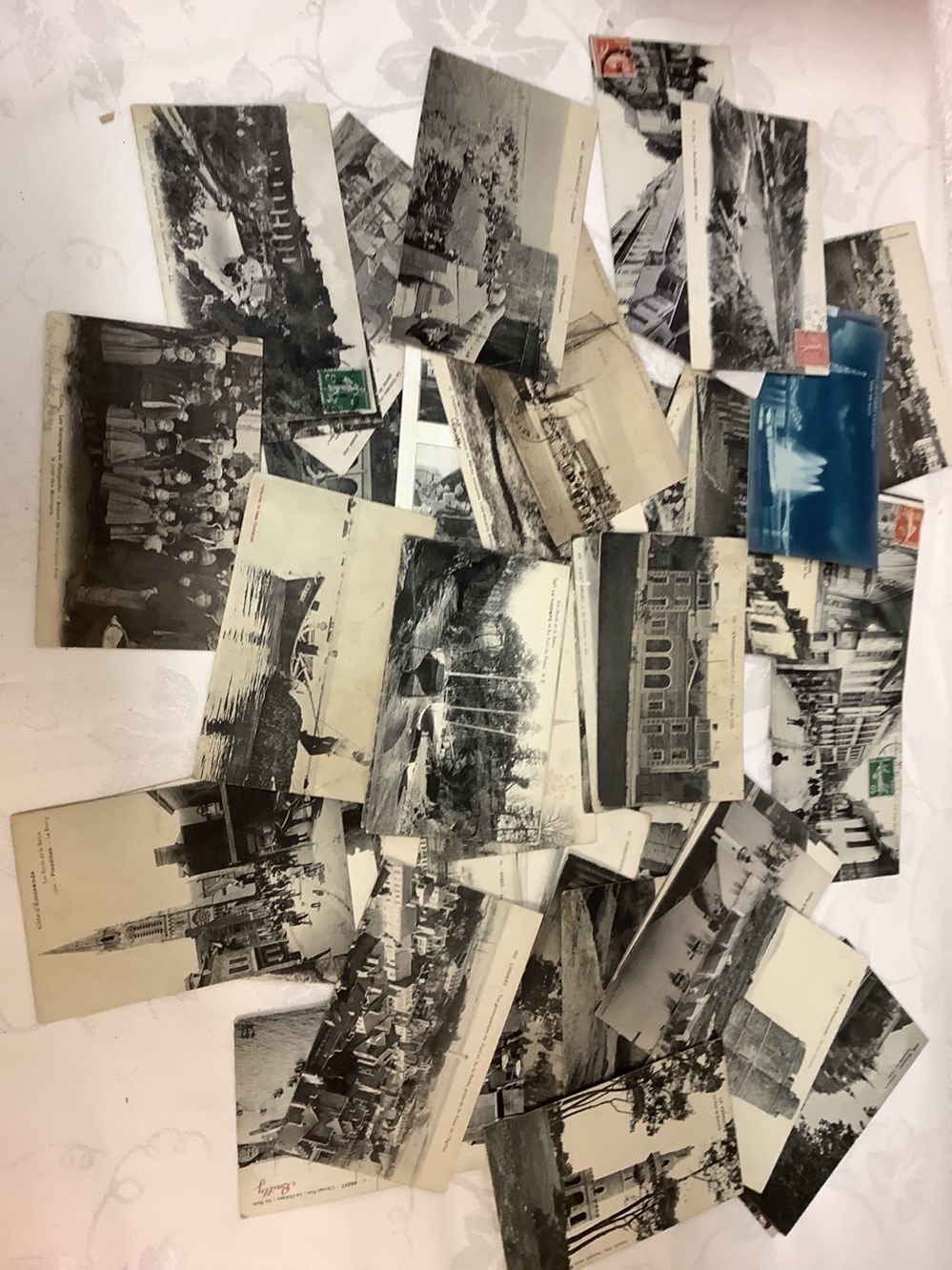 monnaies cartes postales essentiellement sur la bretagne