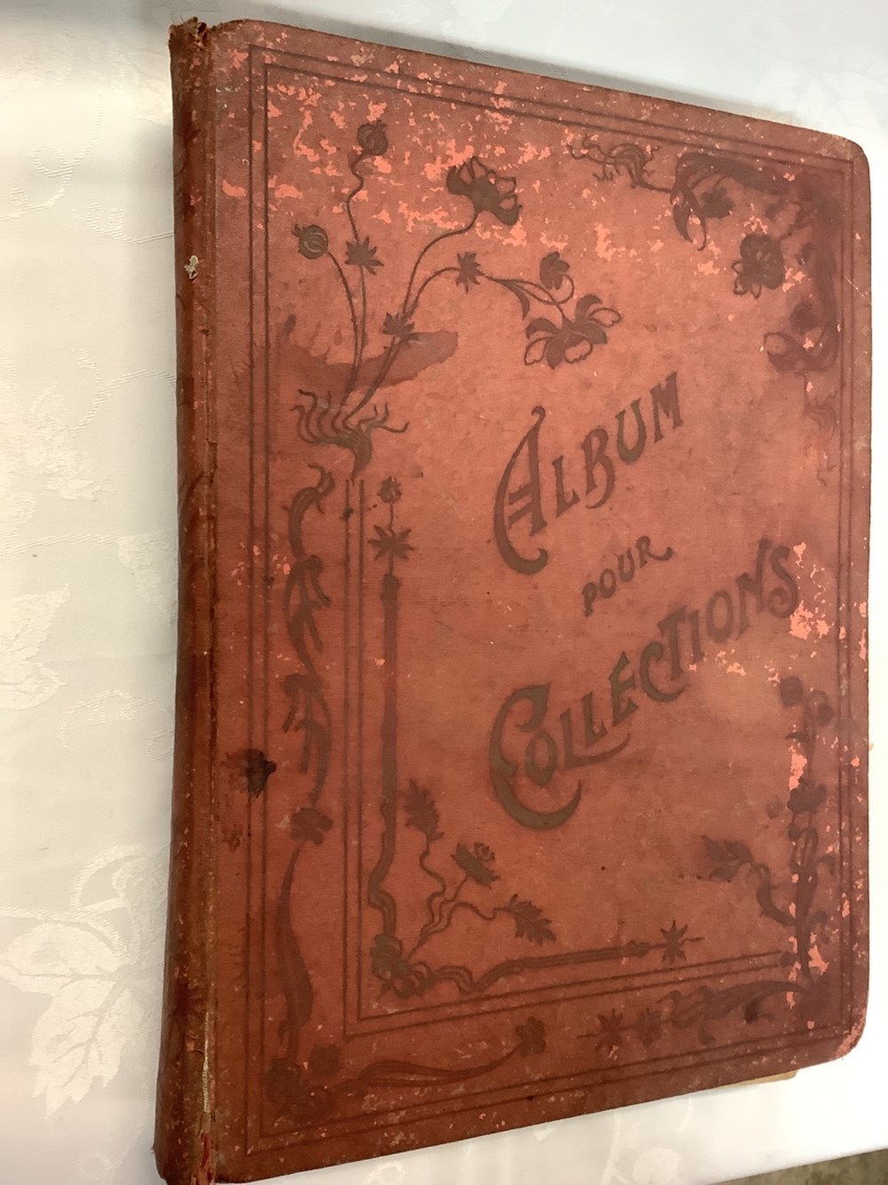 Album pour collection ancien, 29,5 x 40 cm, épaisseur, environ 6 cm, avec images Chocolat « Grondard », « Poulain », Myrtel, Besnier, Van Houten, Lombart, Moreuil, Nesle, monnaies album pour collection ancien 29 5 x 40 cm epaisseur environ 6 cm avec images chocolat grondard poulain myrtel besnier van houten lombart moreuil nesle