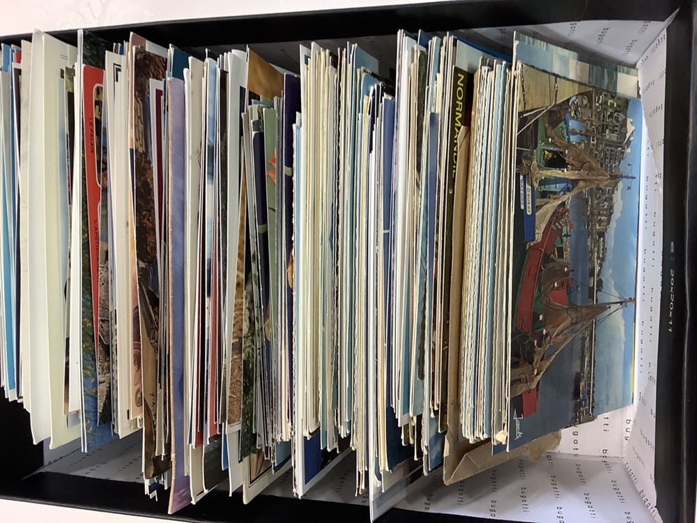 monnaies lot de cartes postales diverses modernes dont nombreuses neuves