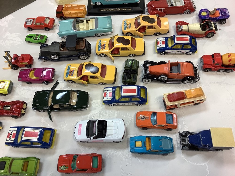 Lot petites voitures dont NOREV, Burago, Matchbox etc, en l’état 3 monnaies lot petites voitures dont norev burago matchbox etc en l etat