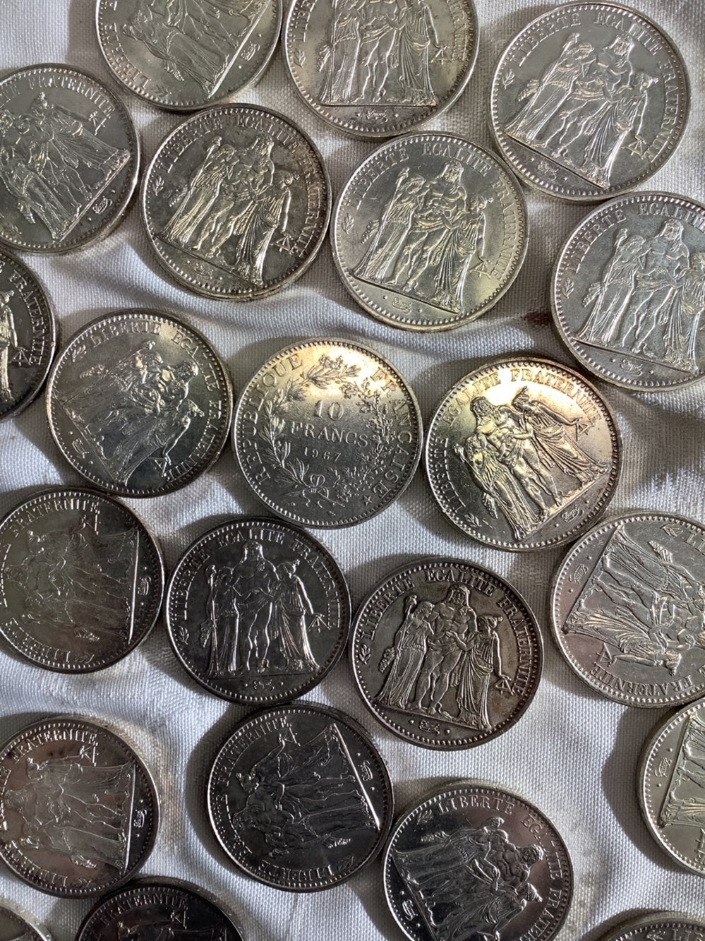 28 pièces en argent de 10 frs Hercule, 1965 à 1970 monnaies 28 pieces en argent de 10 frs hercule 1965 a 1970