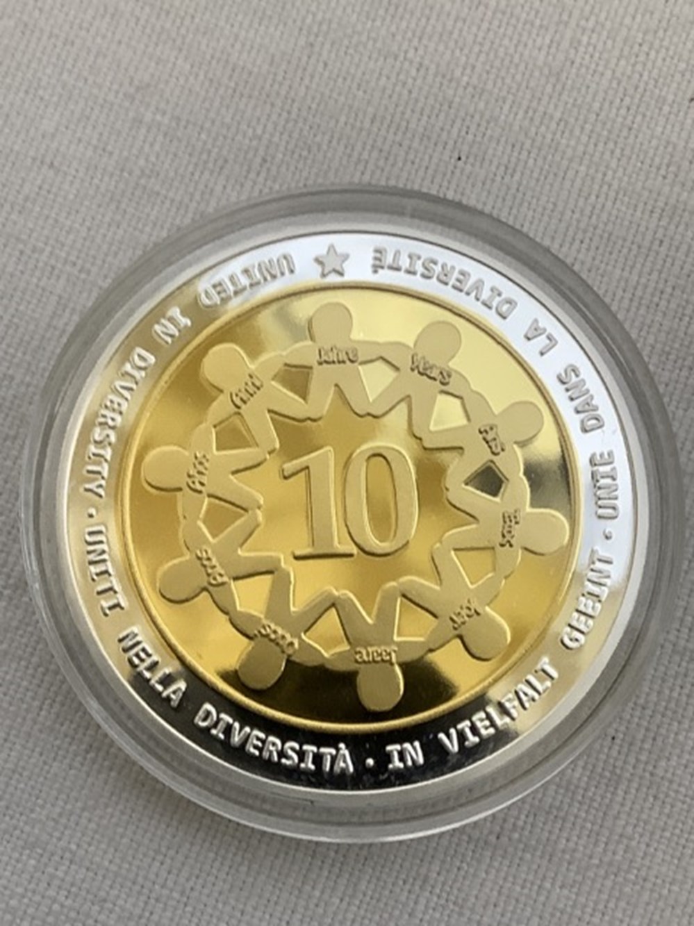 Coffret de 20 médailles 10 ans de l’euro 4 monnaies coffret de 20 medailles 10 ans de l euro