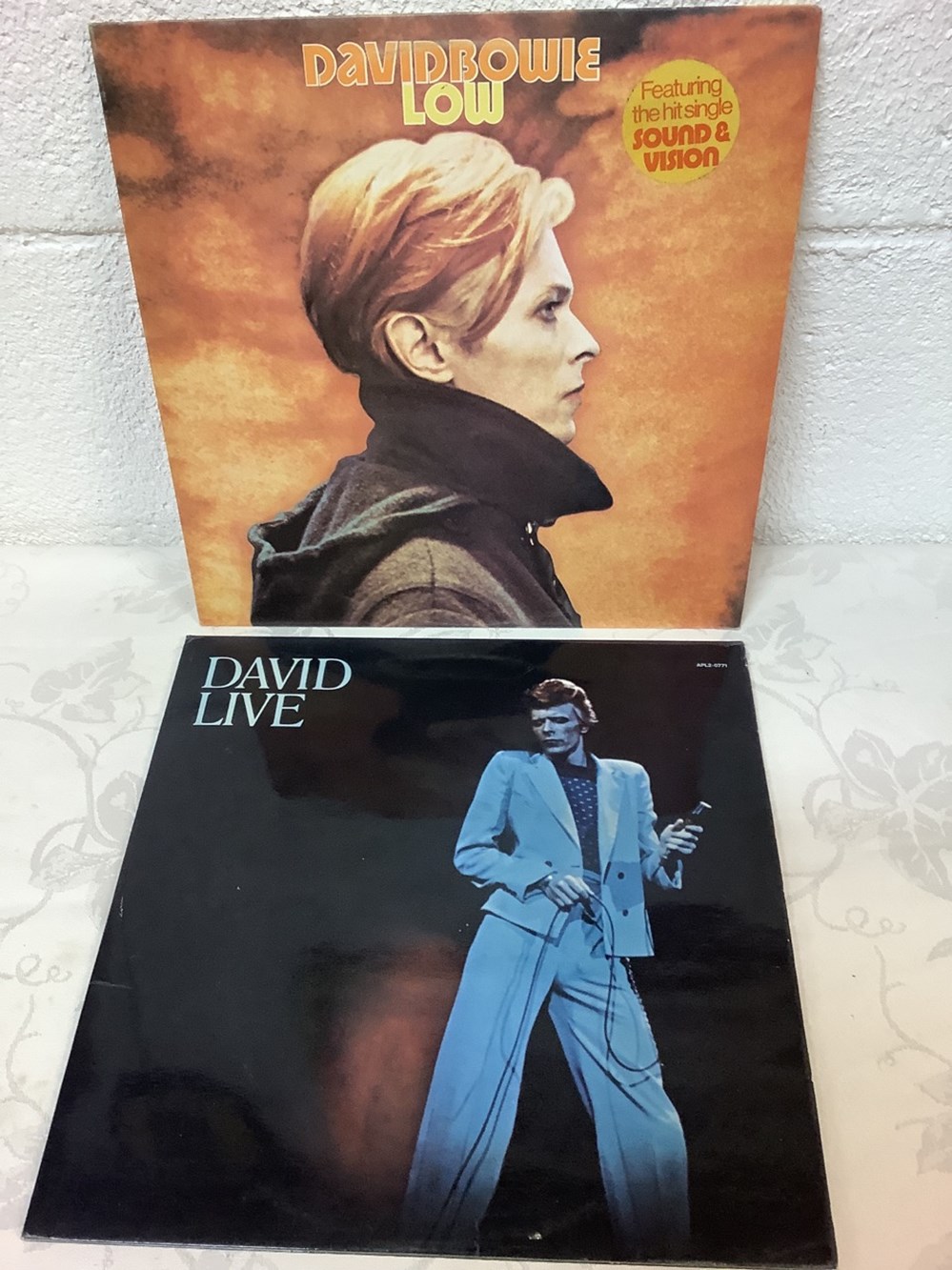 2 vinyles 33T, David Bowie, Pl12030 et APL2.0771 monnaies 2 vinyles 33t david bowie pl12030 et apl2 0771
