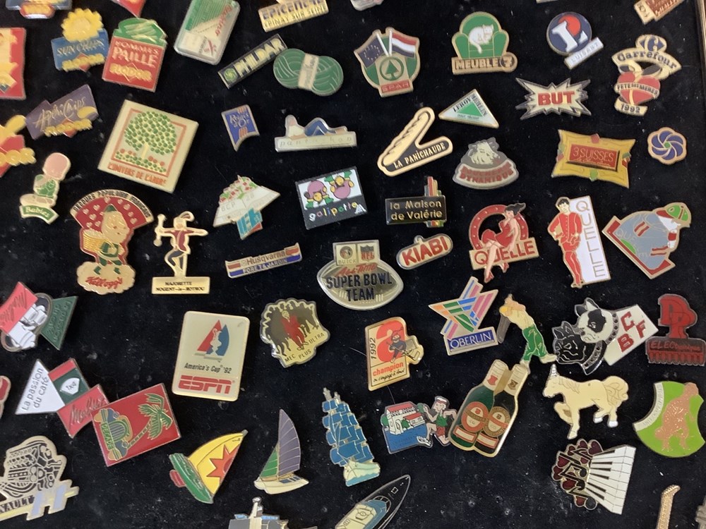 Lot de 2 tableaux de pin’s 5 monnaies lot de 2 tableaux de pin s